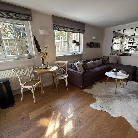 شقة Stylish Garden In *